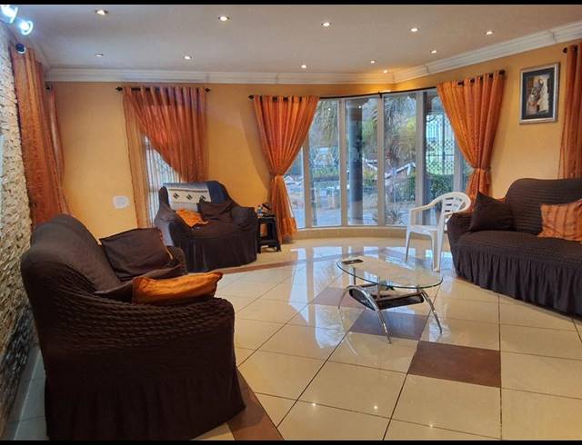 3 BEDROOM HOUSE FOR SALE IN SHALLCROSS